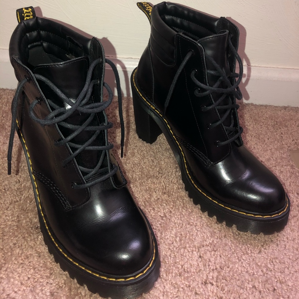 Dr Martens heeled boot